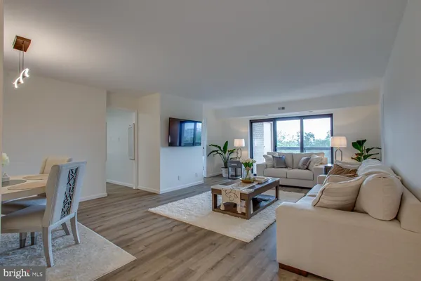 $3,000 | 203 Yoakum Parkway, Unit 1217, Alexandria, VA 22304