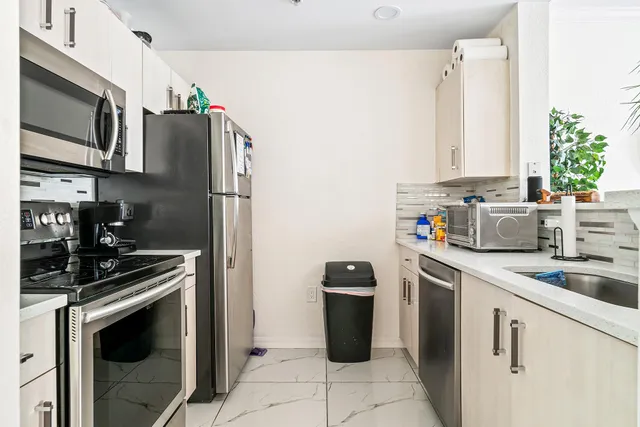 $2,250 | 1803 North Flagler Drive, Unit 115, West Palm Beach, FL 33407