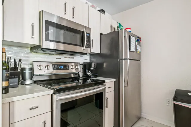 $2,250 | 1803 North Flagler Drive, Unit 115, West Palm Beach, FL 33407