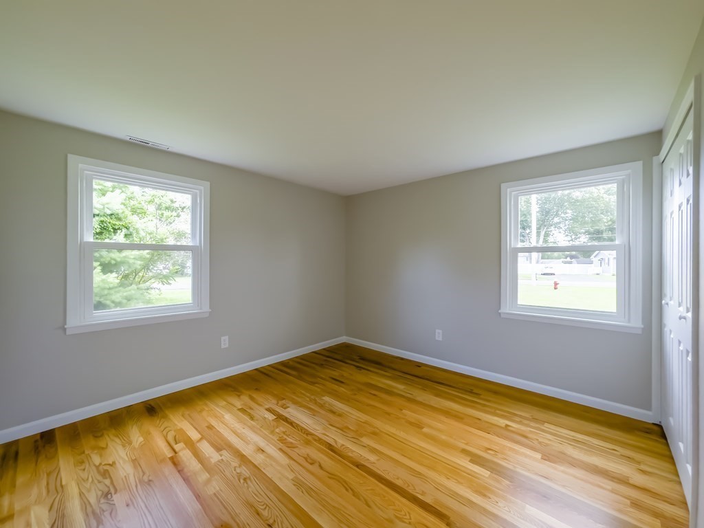 1206 Burnett Road Chicopee, MA 01020 - Photo 16 of 26 Gallery Image 16
