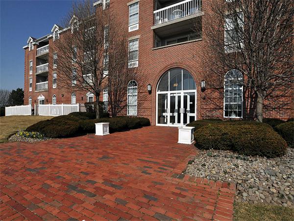 160 Commandants Way, Unit 303 Chelsea, MA 02150 - Photo 13 of 17 Gallery Image 13