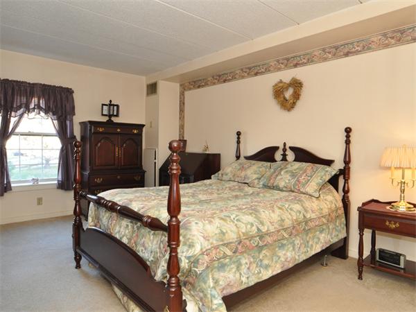 160 Commandants Way, Unit 303 Chelsea, MA 02150 - Photo 6 of 17 Gallery Image 6