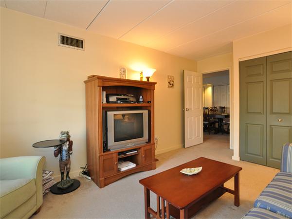 160 Commandants Way, Unit 303 Chelsea, MA 02150 - Photo 10 of 17 Gallery Image 10