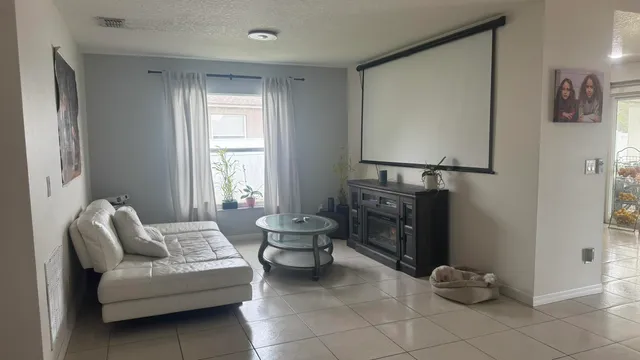 $339,999 | 2705 Eagle Glen Circle, Kissimmee, FL 34746