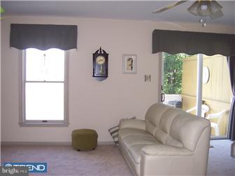 261 Elm Street Reading, PA 19606 - Photo 3 of 12 Living Room
