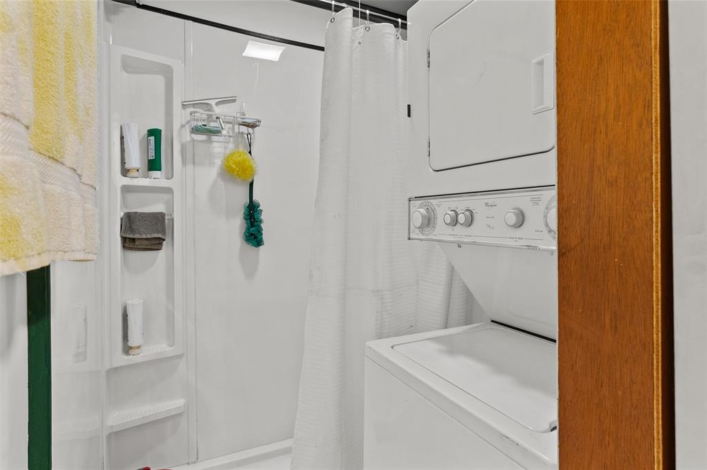 300 Martin Street Lone Star, TX 75668 - Photo 7 of 31