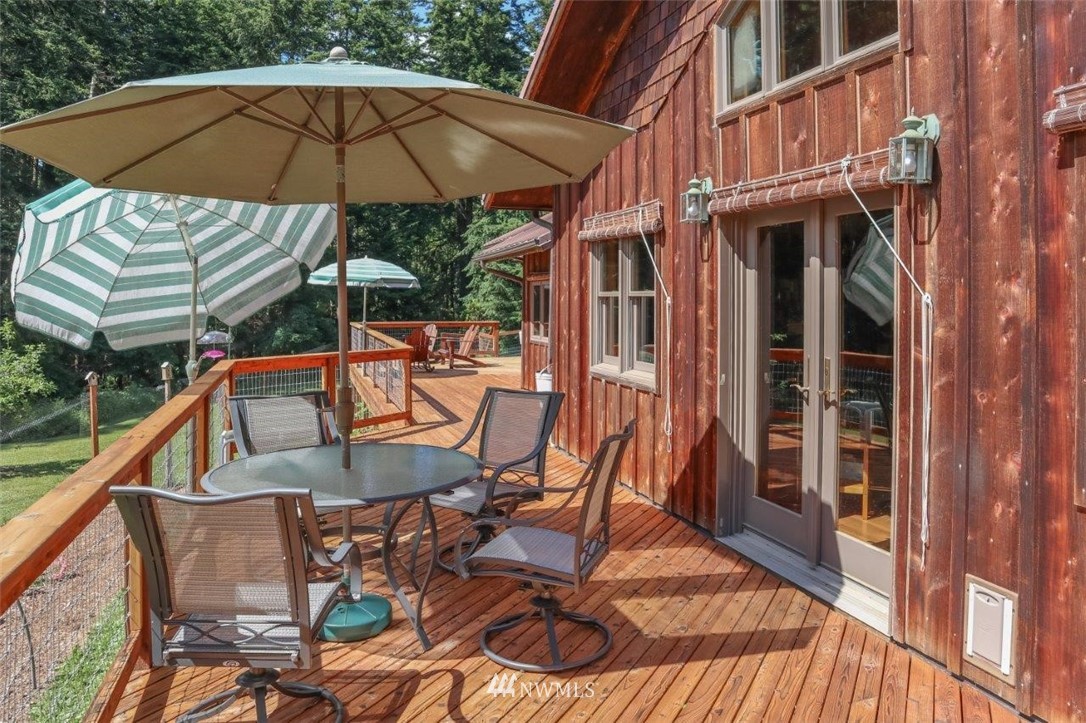 155 East Beach Road Nordland, WA 98358 - Photo 3 of 25 Gallery Image 3