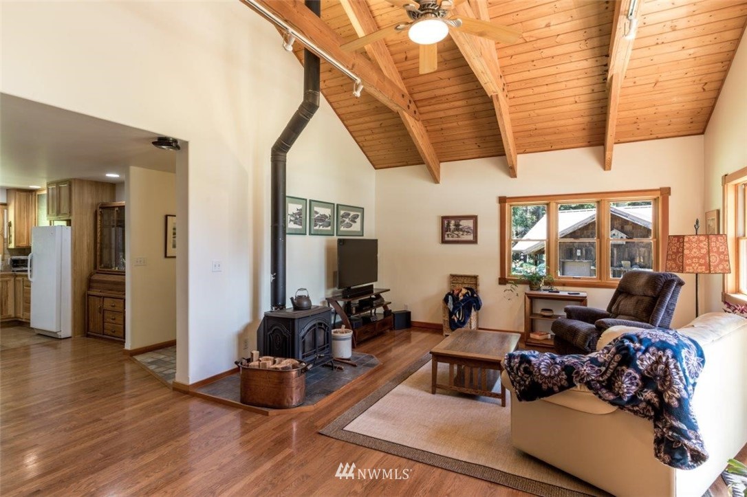 155 East Beach Road Nordland, WA 98358 - Photo 5 of 25 Gallery Image 5