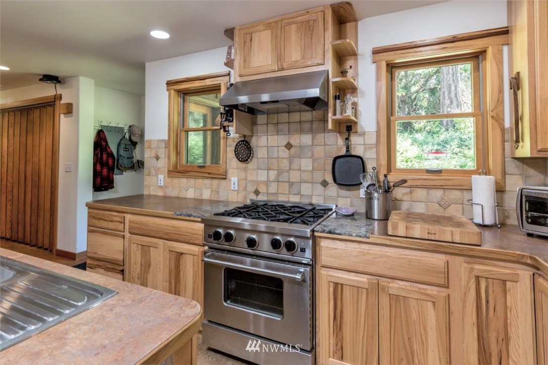 155 East Beach Road Nordland, WA 98358 - Photo 8 of 25 Gallery Image 8