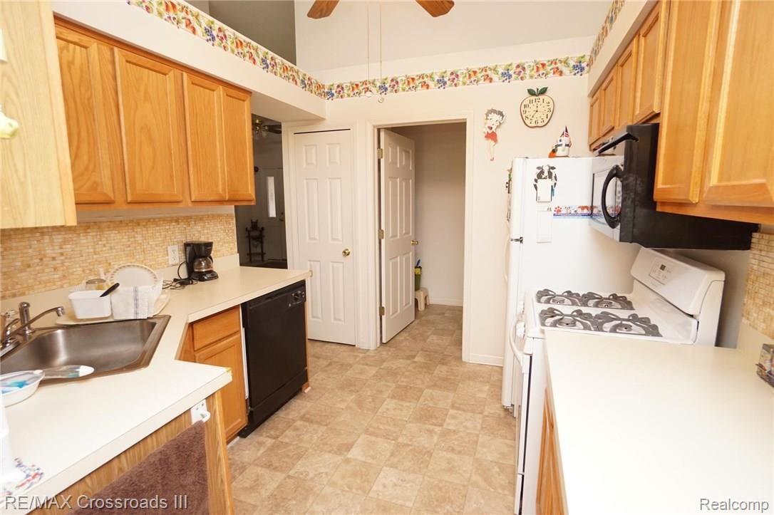 45732 Reedgrass Lane Belleville, MI 48111 - Photo 8 of 18 KIT3.jpg