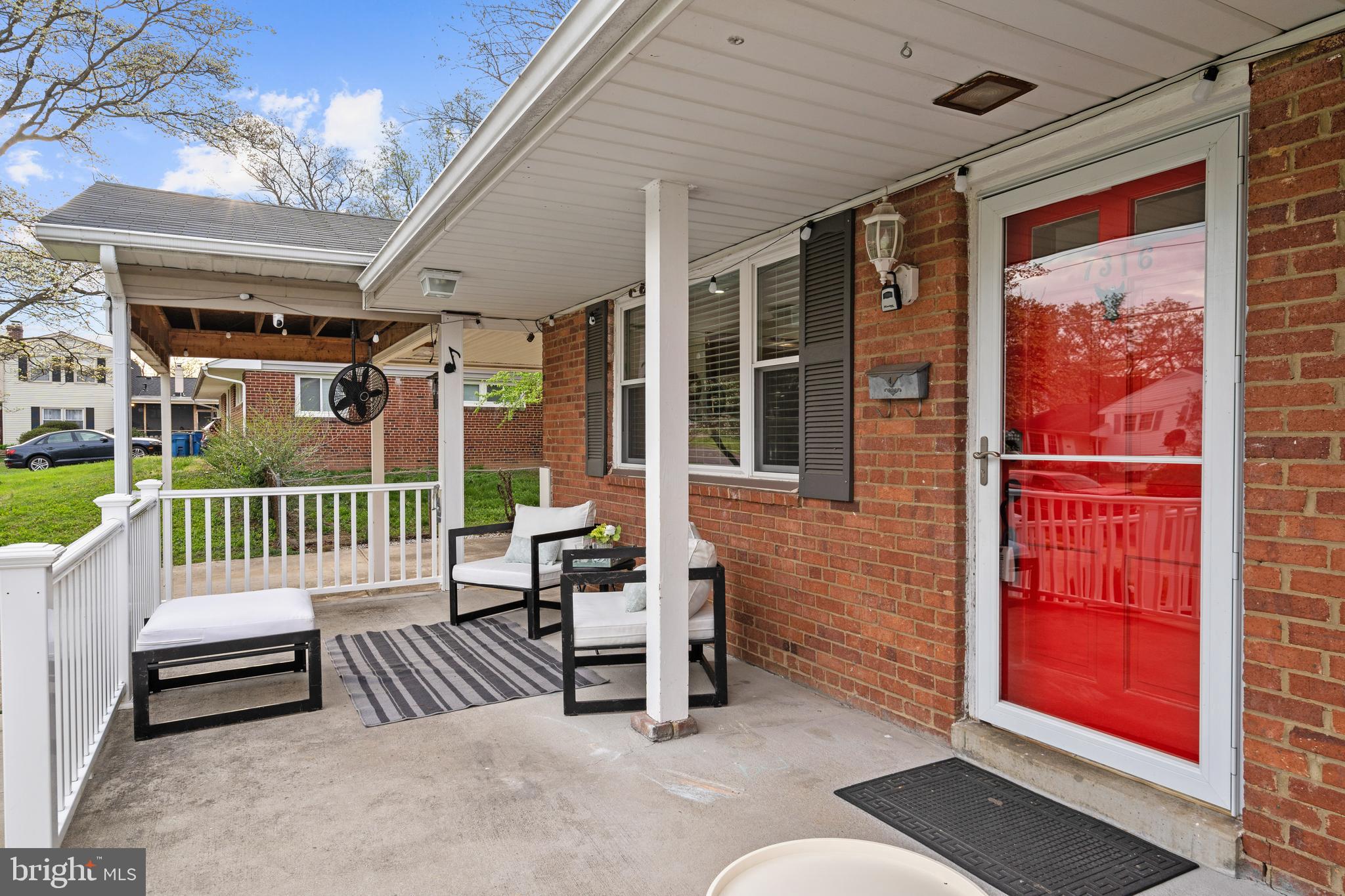 7316 Gresham Street Springfield, VA 22151 - Photo 3 of 58 Gallery Image 3