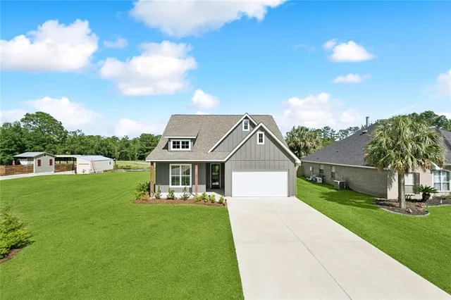 $400,000 | 20240 Fairway Drive, Springfield, LA 70462