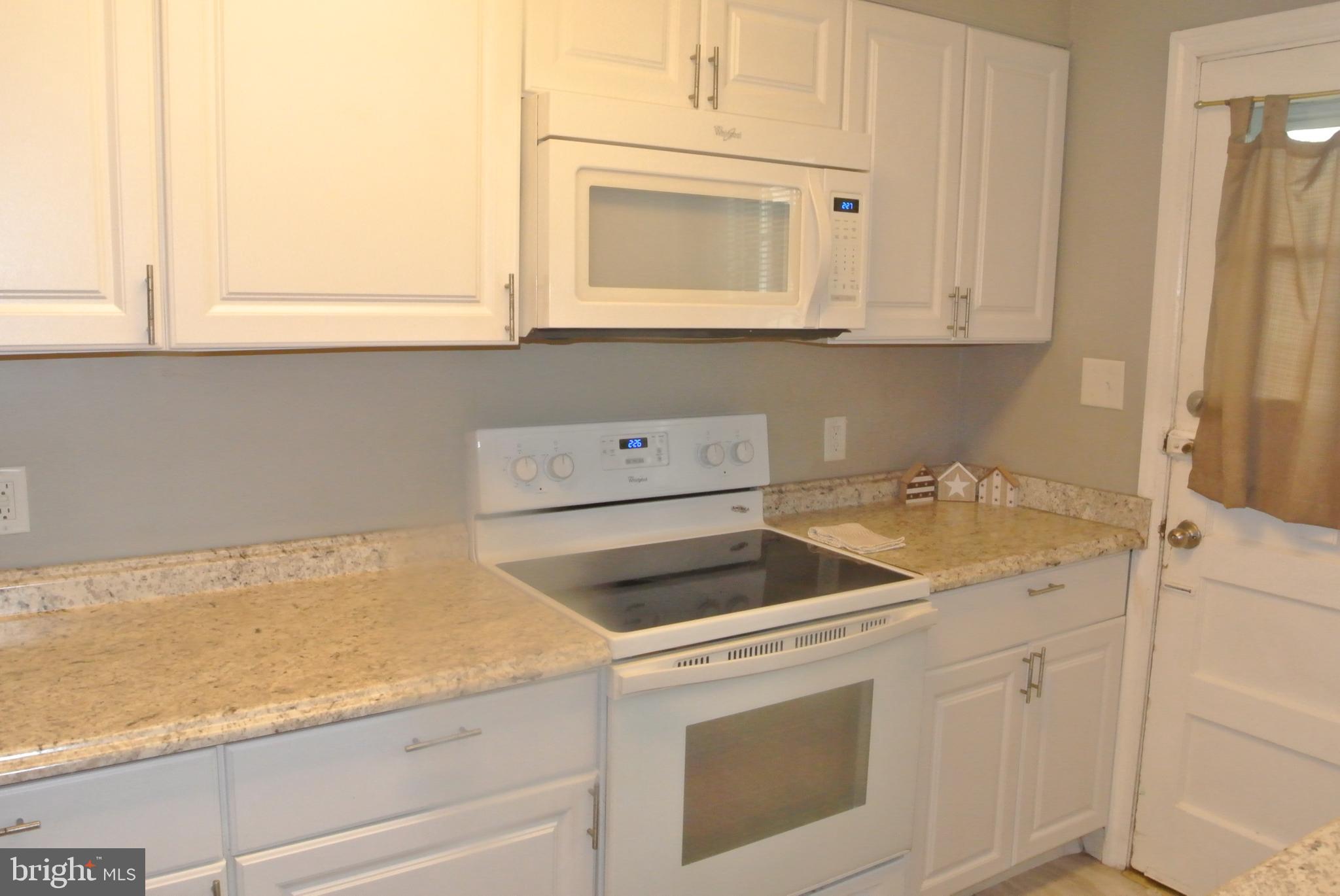 1827 Glen Ridge Road Towson, MD 21286 - Photo 11 of 39 Kitchen