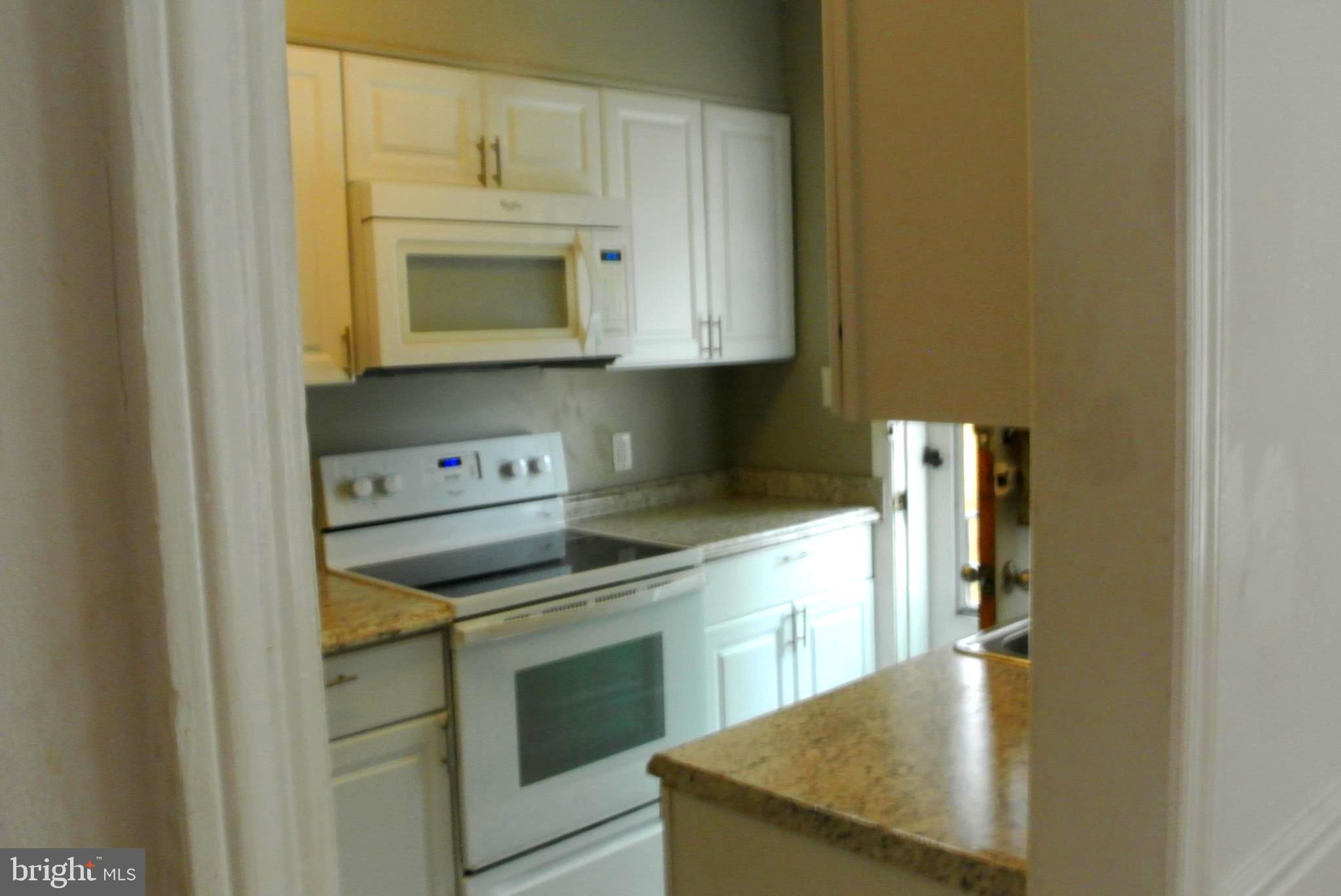 1827 Glen Ridge Road Towson, MD 21286 - Photo 14 of 39 Kitchen