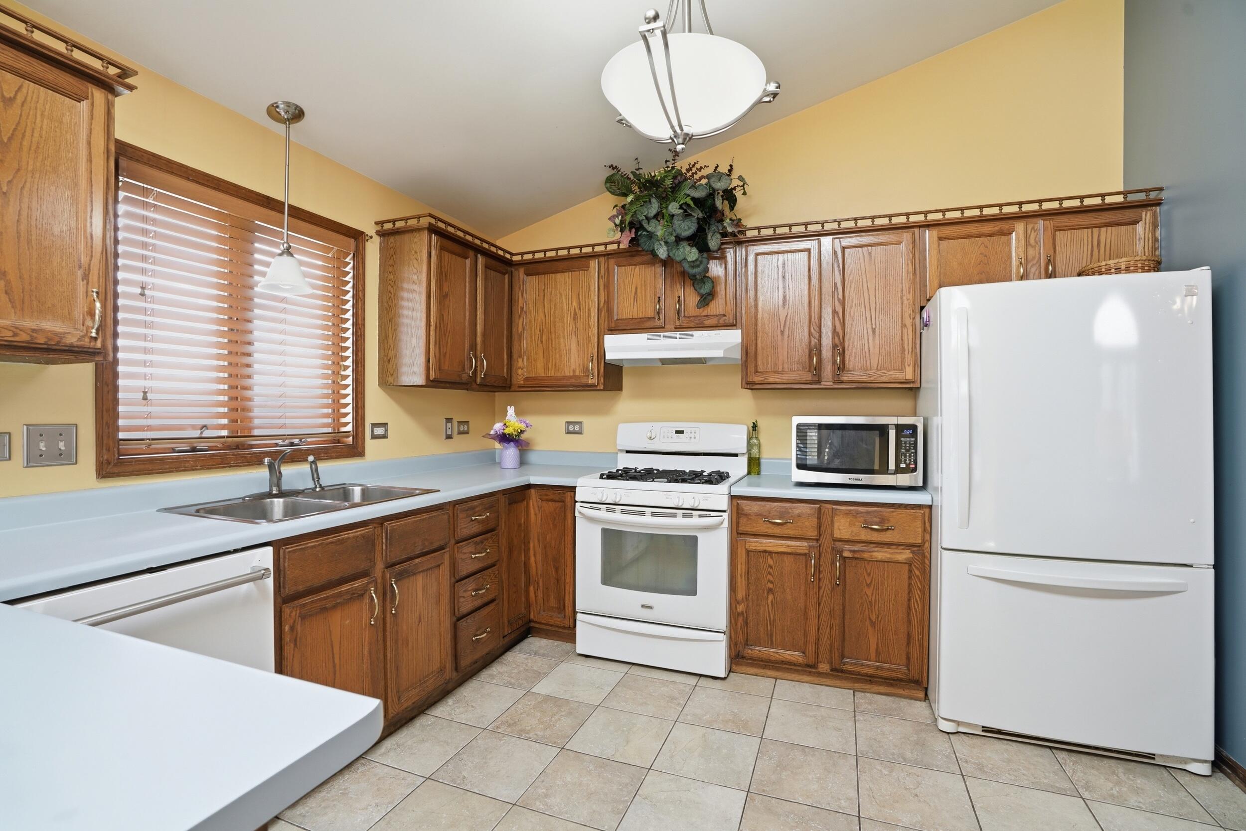 6325 West 89th Avenue Crown Point, IN 46307 - Photo 11 of 27 2500x1668