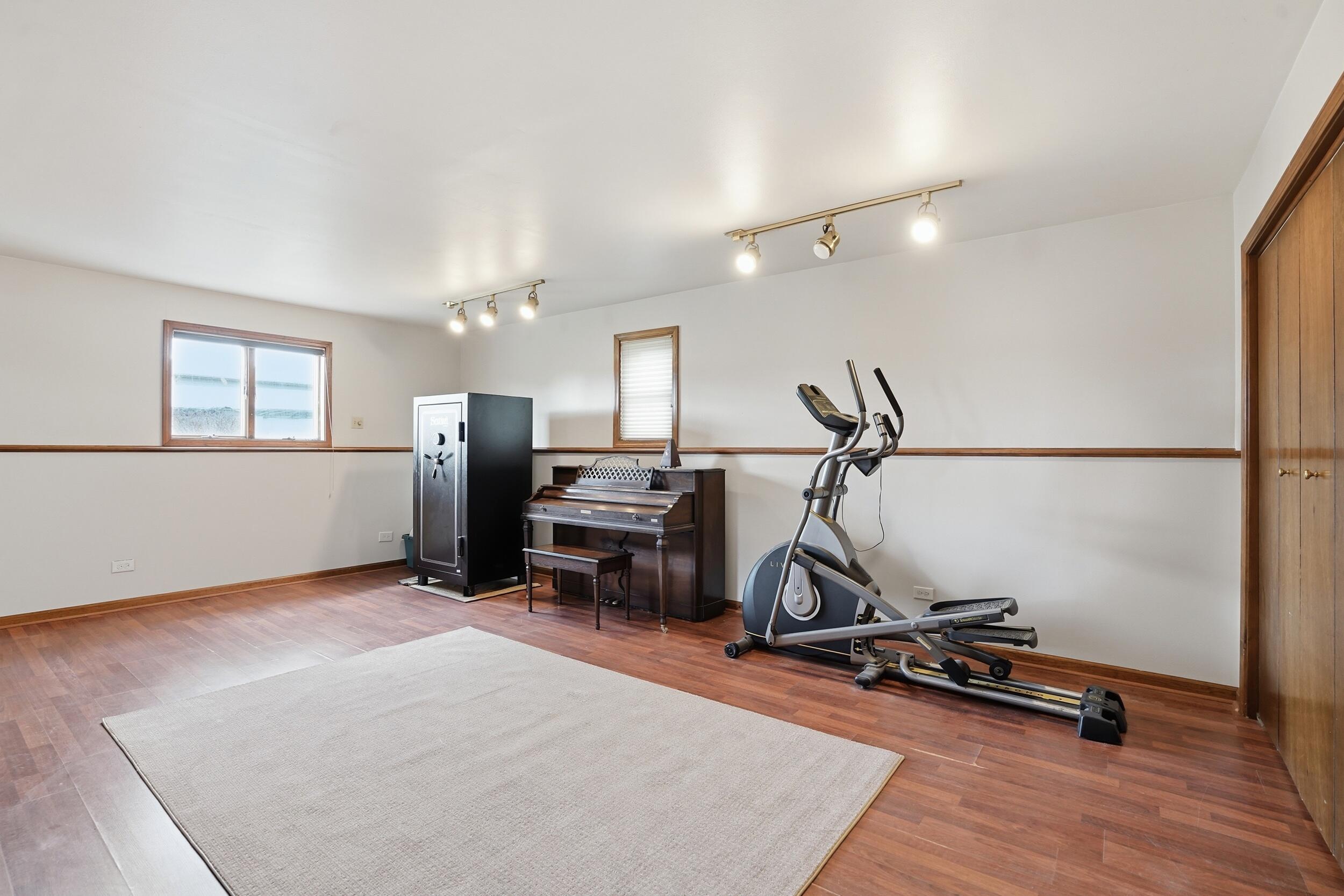 6325 West 89th Avenue Crown Point, IN 46307 - Photo 18 of 27 2500x1667