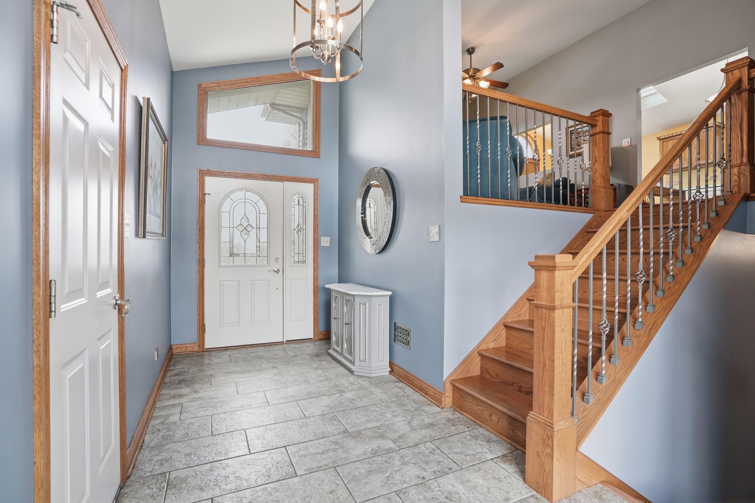 6325 West 89th Avenue Crown Point, IN 46307 - Photo 3 of 27 2500x1667