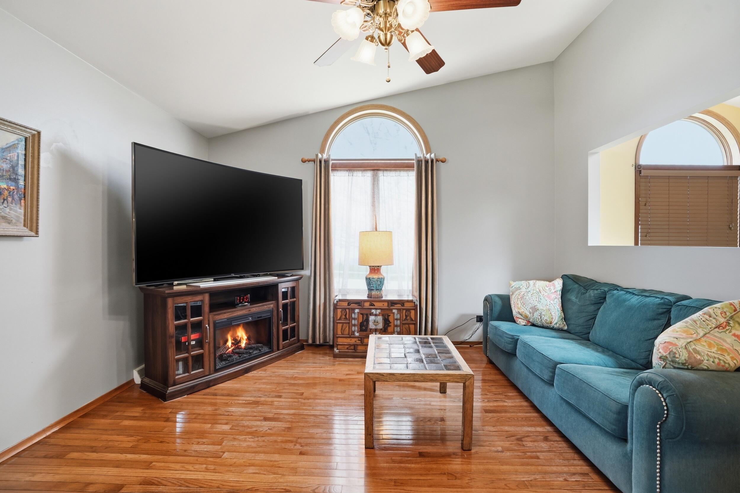 6325 West 89th Avenue Crown Point, IN 46307 - Photo 7 of 27 2500x1667