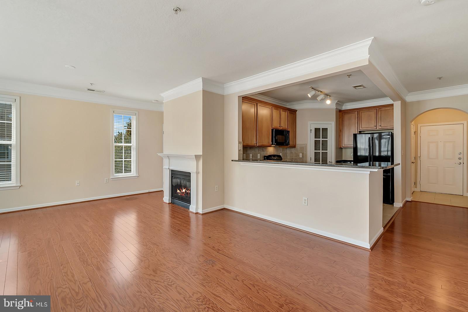 508 Sunset View Terrace Southeast, Unit 306 Leesburg, VA 20175 - Photo 13 of 46