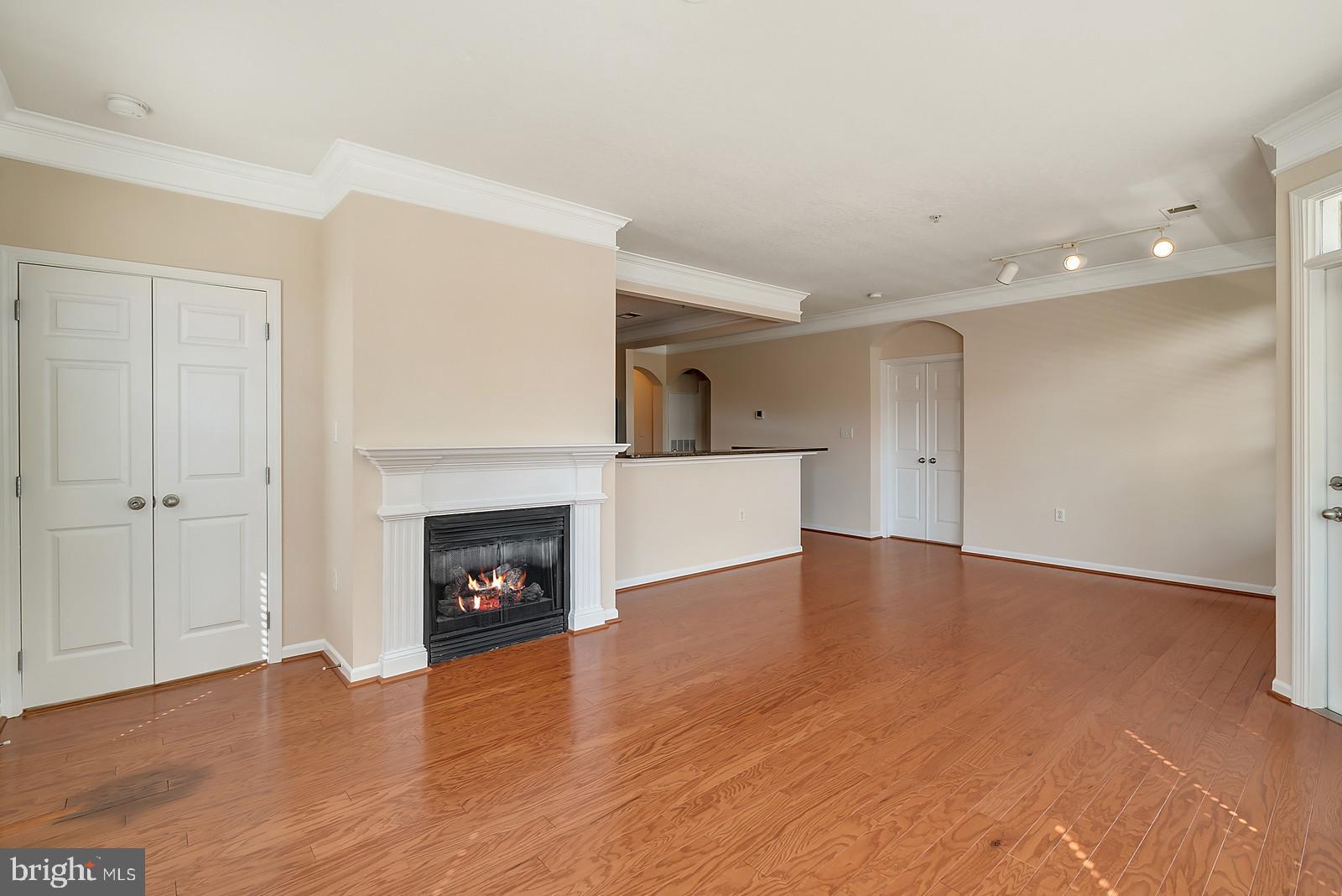 508 Sunset View Terrace Southeast, Unit 306 Leesburg, VA 20175 - Photo 14 of 46