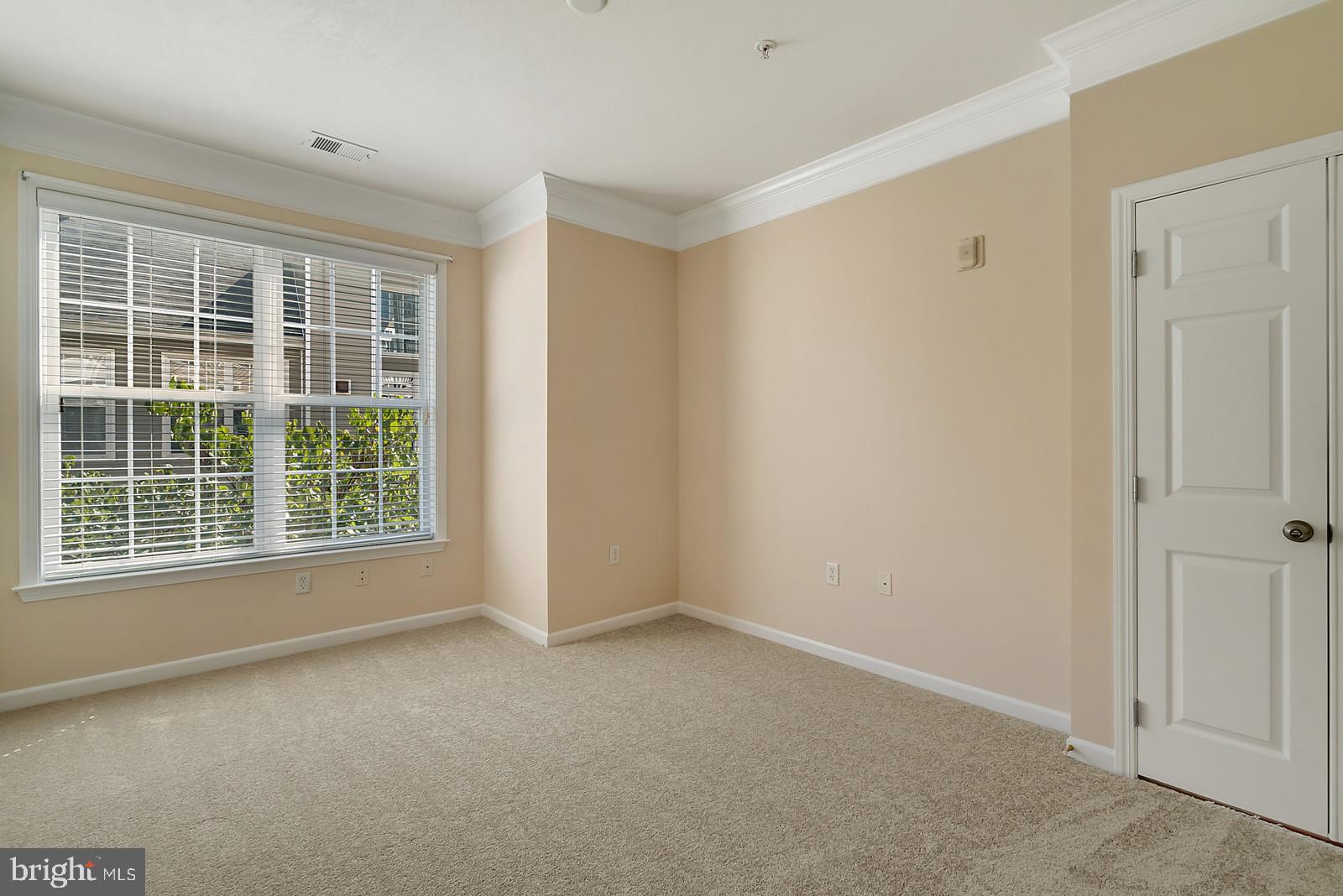 508 Sunset View Terrace Southeast, Unit 306 Leesburg, VA 20175 - Photo 24 of 46