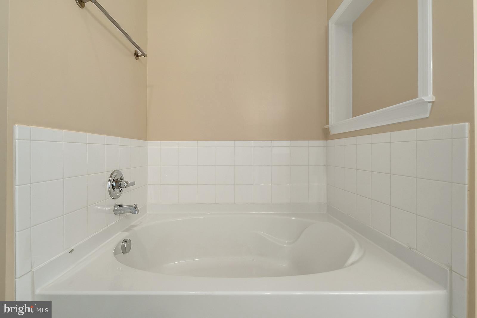 508 Sunset View Terrace Southeast, Unit 306 Leesburg, VA 20175 - Photo 28 of 46
