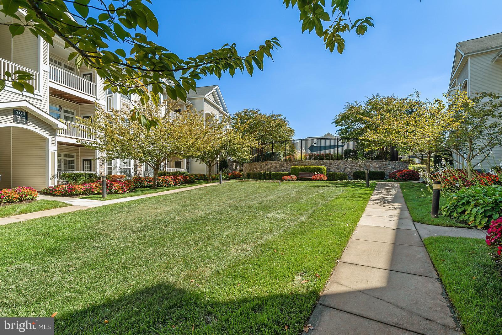 508 Sunset View Terrace Southeast, Unit 306 Leesburg, VA 20175 - Photo 35 of 46