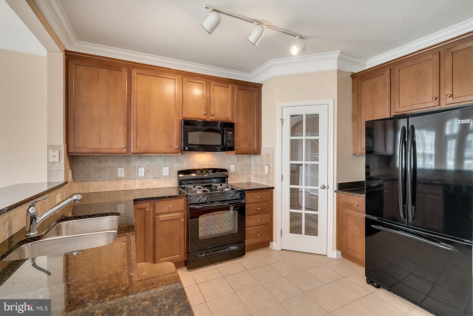 508 Sunset View Terrace Southeast, Unit 306 Leesburg, VA 20175 - Photo 7 of 46