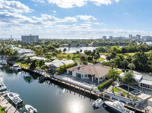 $3,599,000 | 2381 Northeast 24th Street, Lighthouse Point, FL 33064
