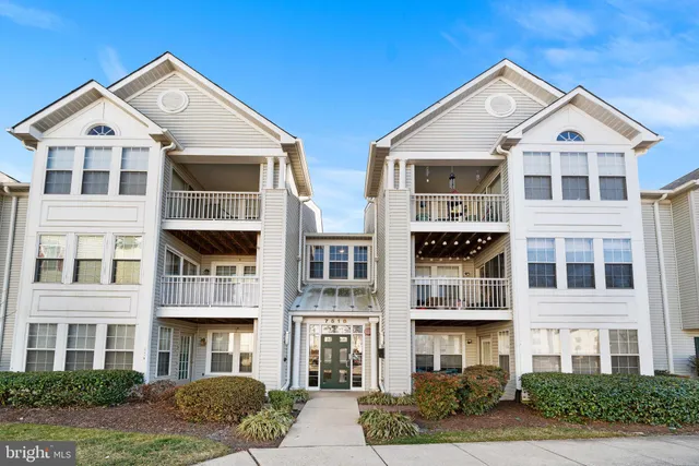 $375,000 | 7518 Snowpea Court, Unit 38, Alexandria, VA 22306
