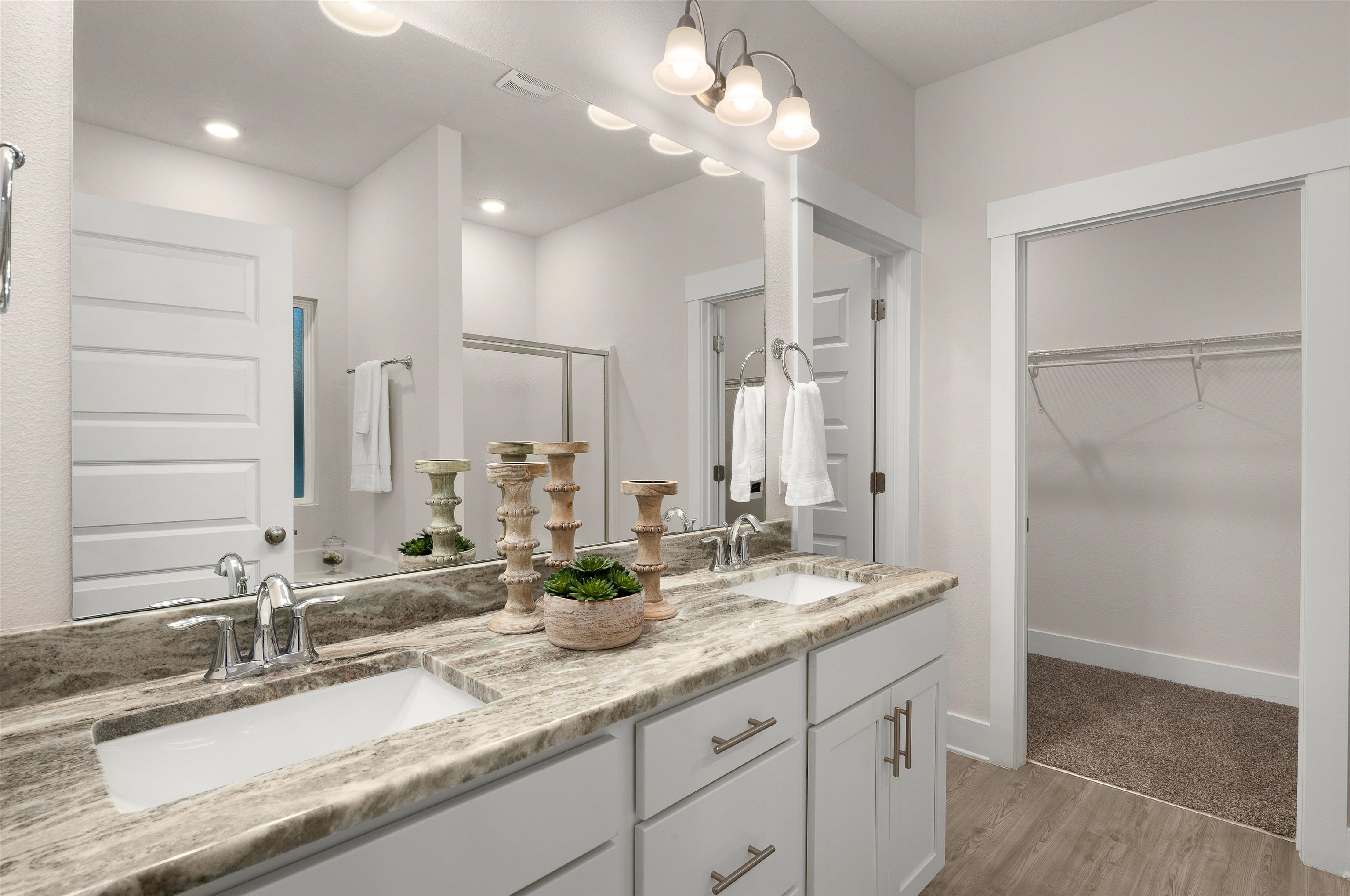 1118 Pheasant Circle Foley, AL 36535 - Photo 13 of 19 OWNER'S BATHROOM