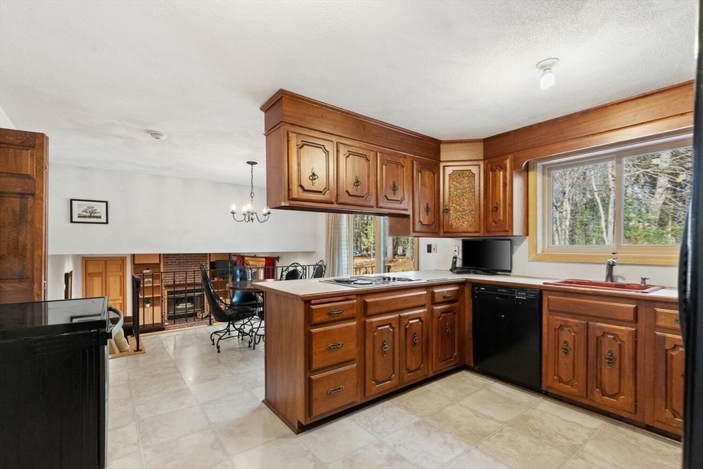 13 Dix Road Ipswich, MA 01938 - Photo 10 of 30 a kitchen with lots of counter top space