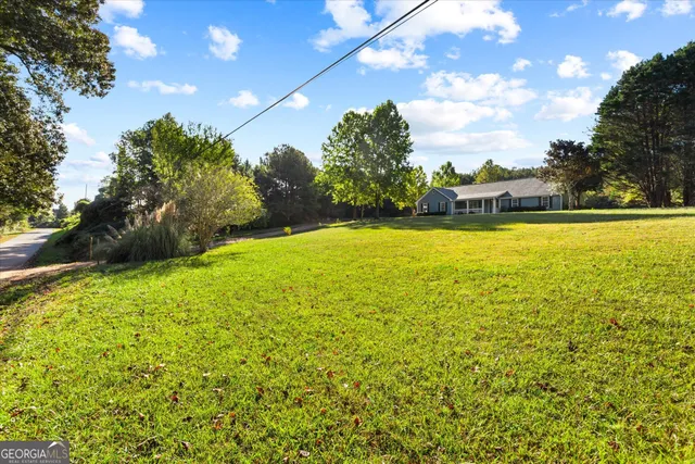 a front view of house with yard