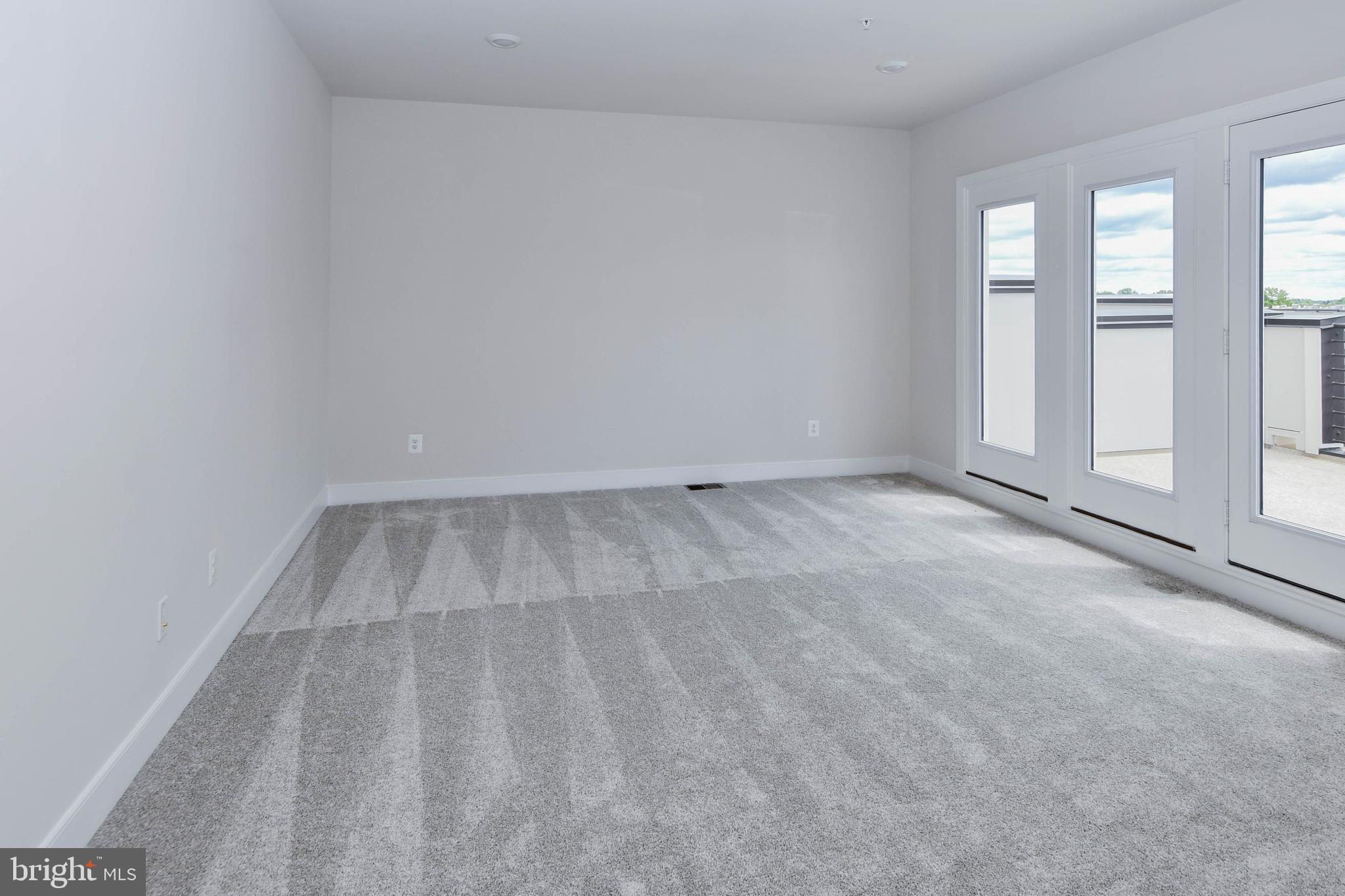 8225 Front Loop Rockville, MD 20855 - Photo 15 of 25