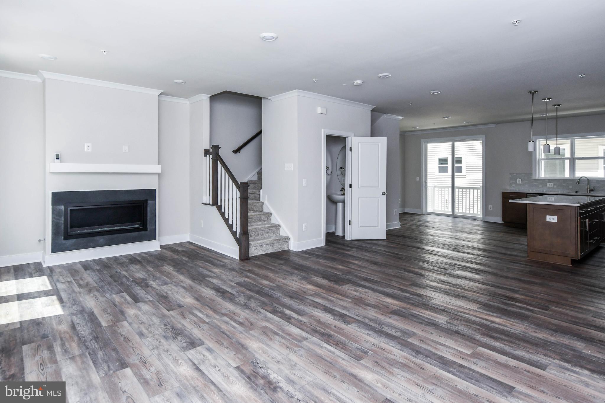 8225 Front Loop Rockville, MD 20855 - Photo 6 of 25