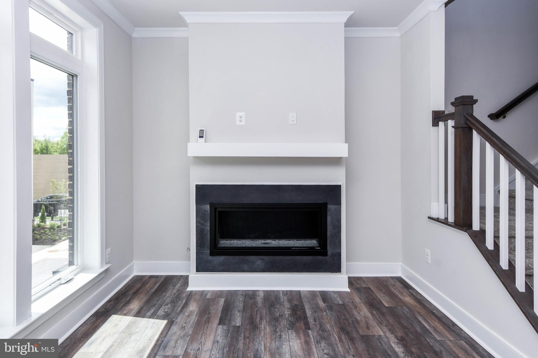 8225 Front Loop Rockville, MD 20855 - Photo 7 of 25