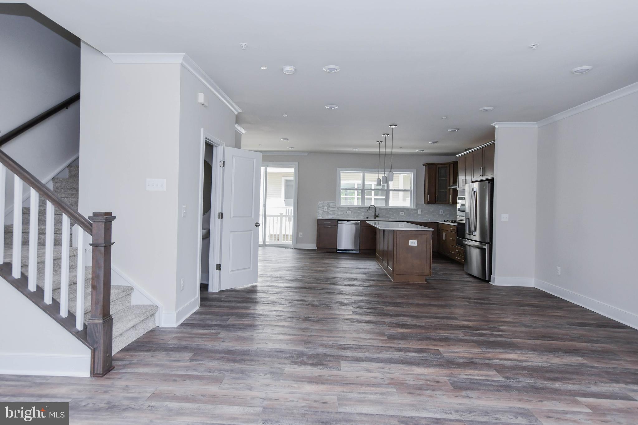 8225 Front Loop Rockville, MD 20855 - Photo 9 of 25