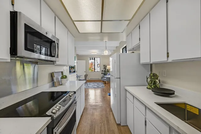 $1,198,000 | 1515 Floribunda Avenue, Unit 302, Burlingame, CA 94010