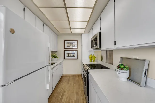 $1,198,000 | 1515 Floribunda Avenue, Unit 302, Burlingame, CA 94010