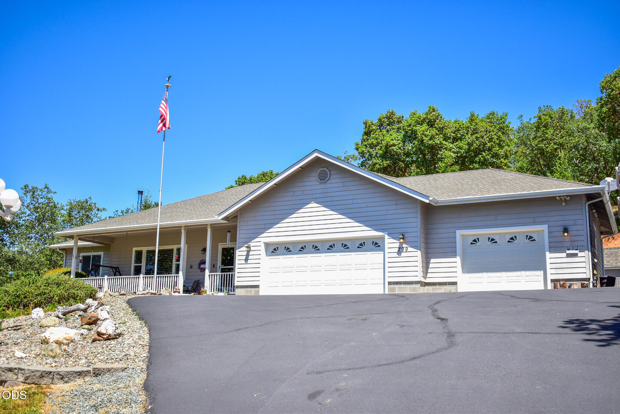 799 Three Pines Road Grants Pass, OR 97526 - Photo 8 of 40