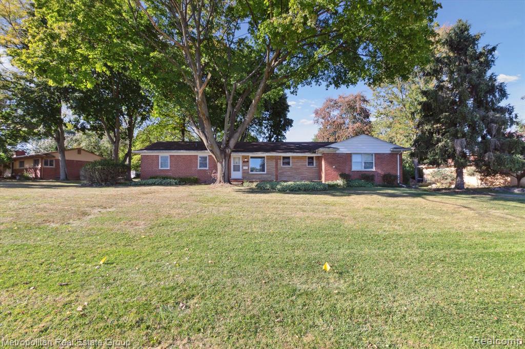 26115 Steele Road Farmington Hills, MI 48331 - Photo 3 of 40