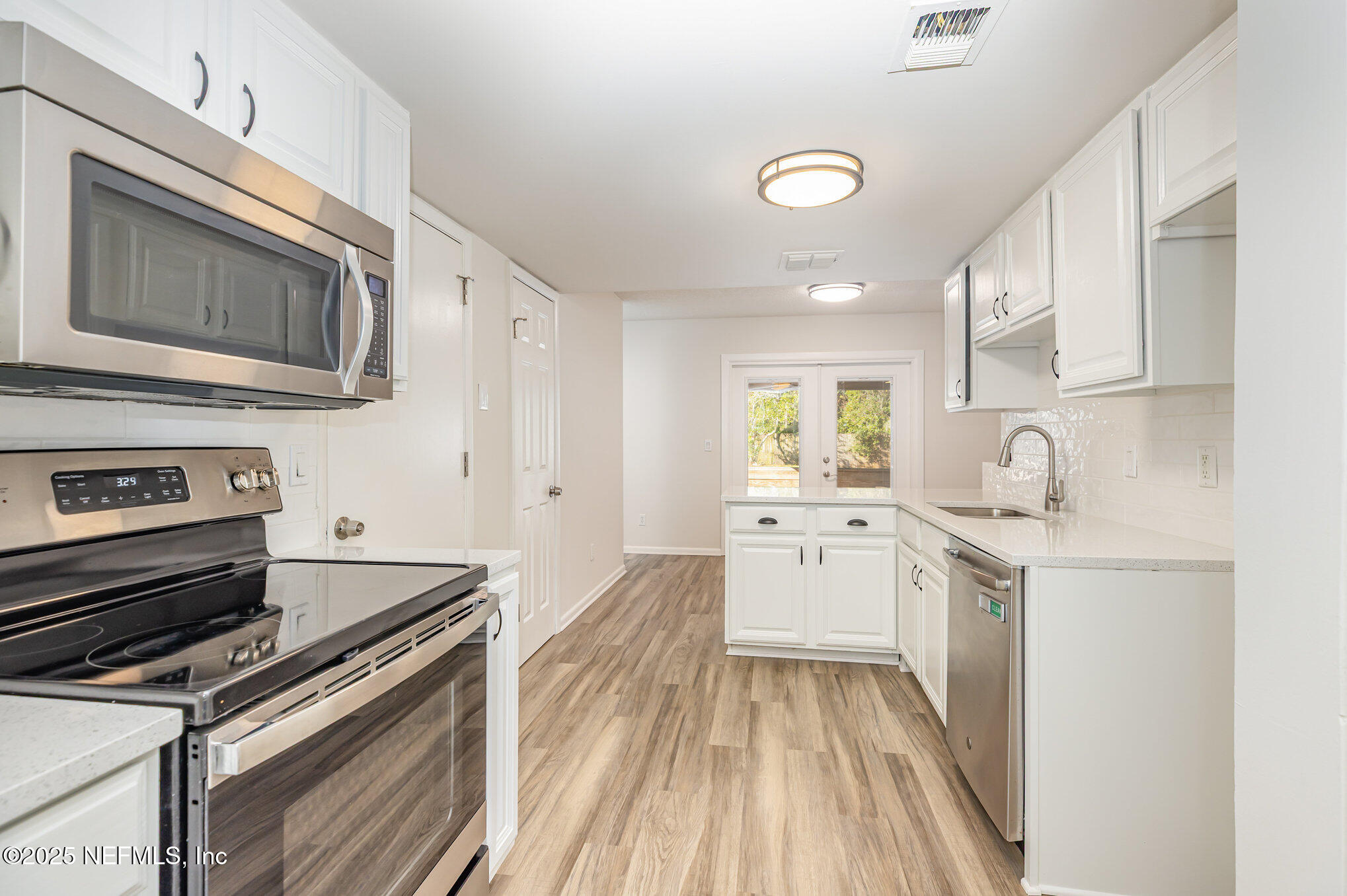11562 West Ride Drive Jacksonville, FL 32223 - Photo 12 of 31 011_file_439
