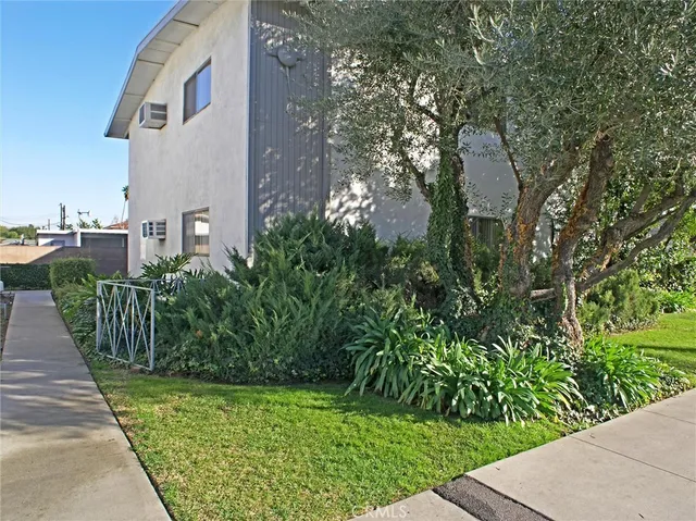 $1,695 | 404 Fifth Avenue, Unit C, Monrovia, CA 91016