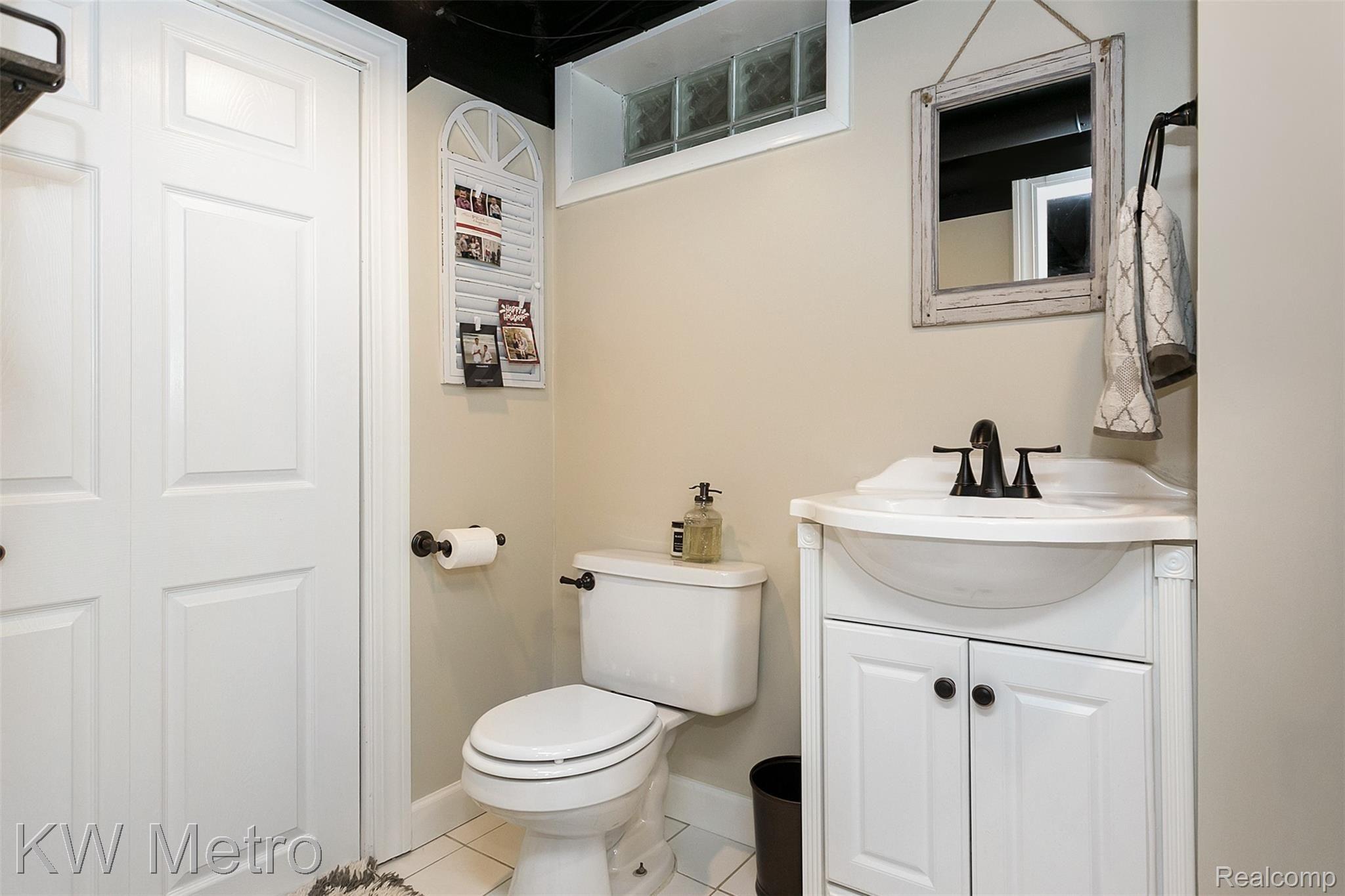 2369 Cambridge Road Berkley, MI 48072 - Photo 23 of 31 Columbia-23.jpg