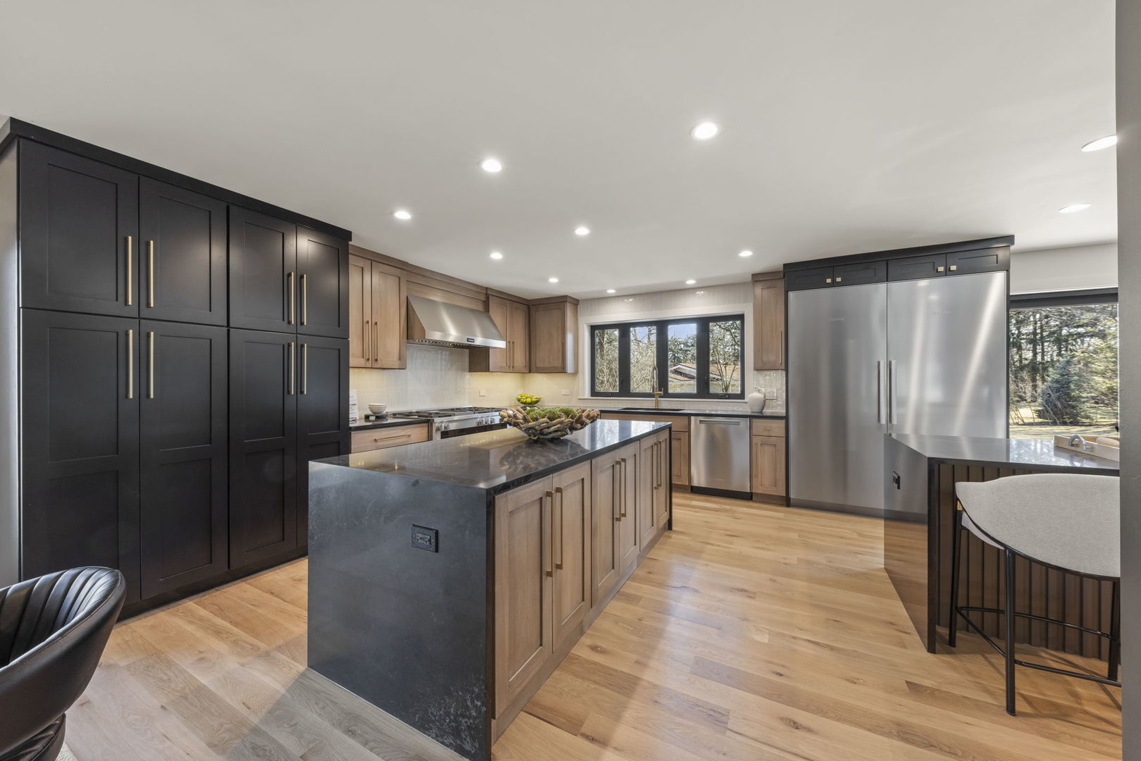 6 Charleton Place Oak Brook, IL 60523 - Photo 11 of 58