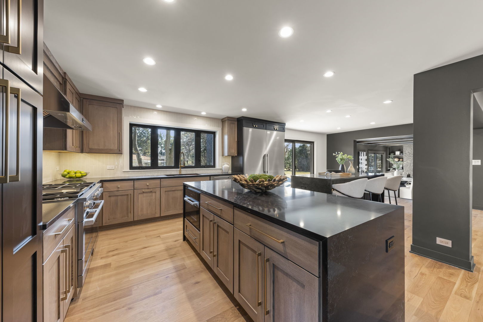 6 Charleton Place Oak Brook, IL 60523 - Photo 12 of 58