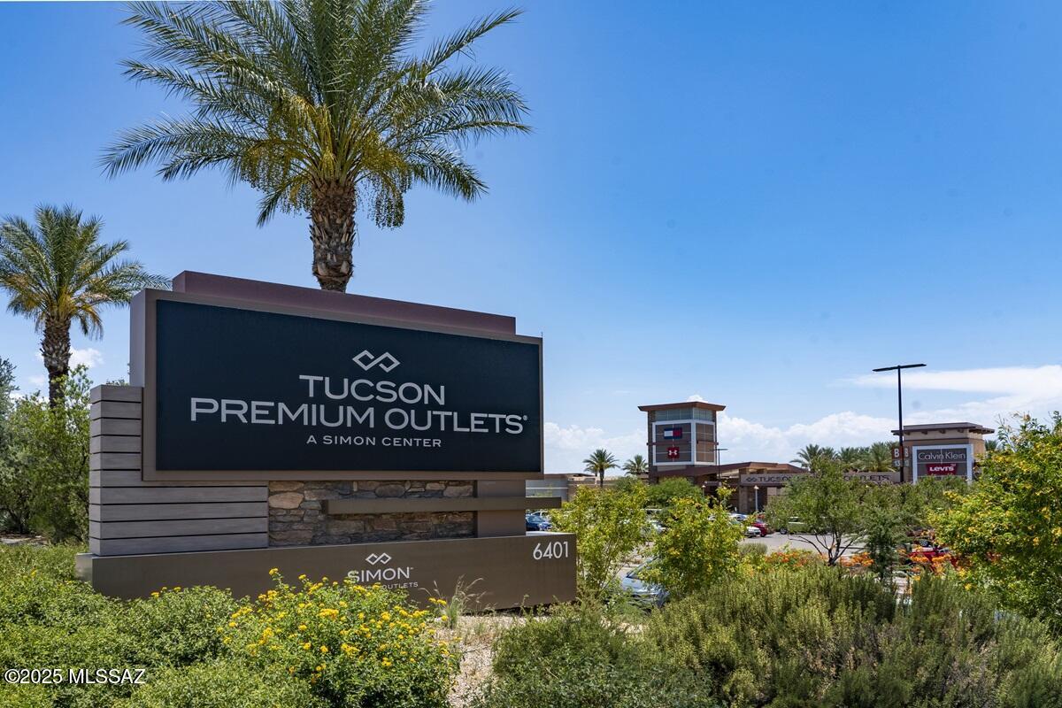 9448 West Hawes Road Marana, AZ 85658 - Photo 8 of 12 Short drive to Tucson Premiu