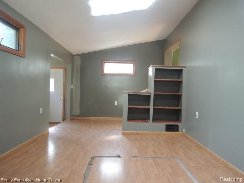 5583 Lakeshore Road Fort Gratiot, MI 48059 - Photo 16 of 16 DSCN5111.JPG