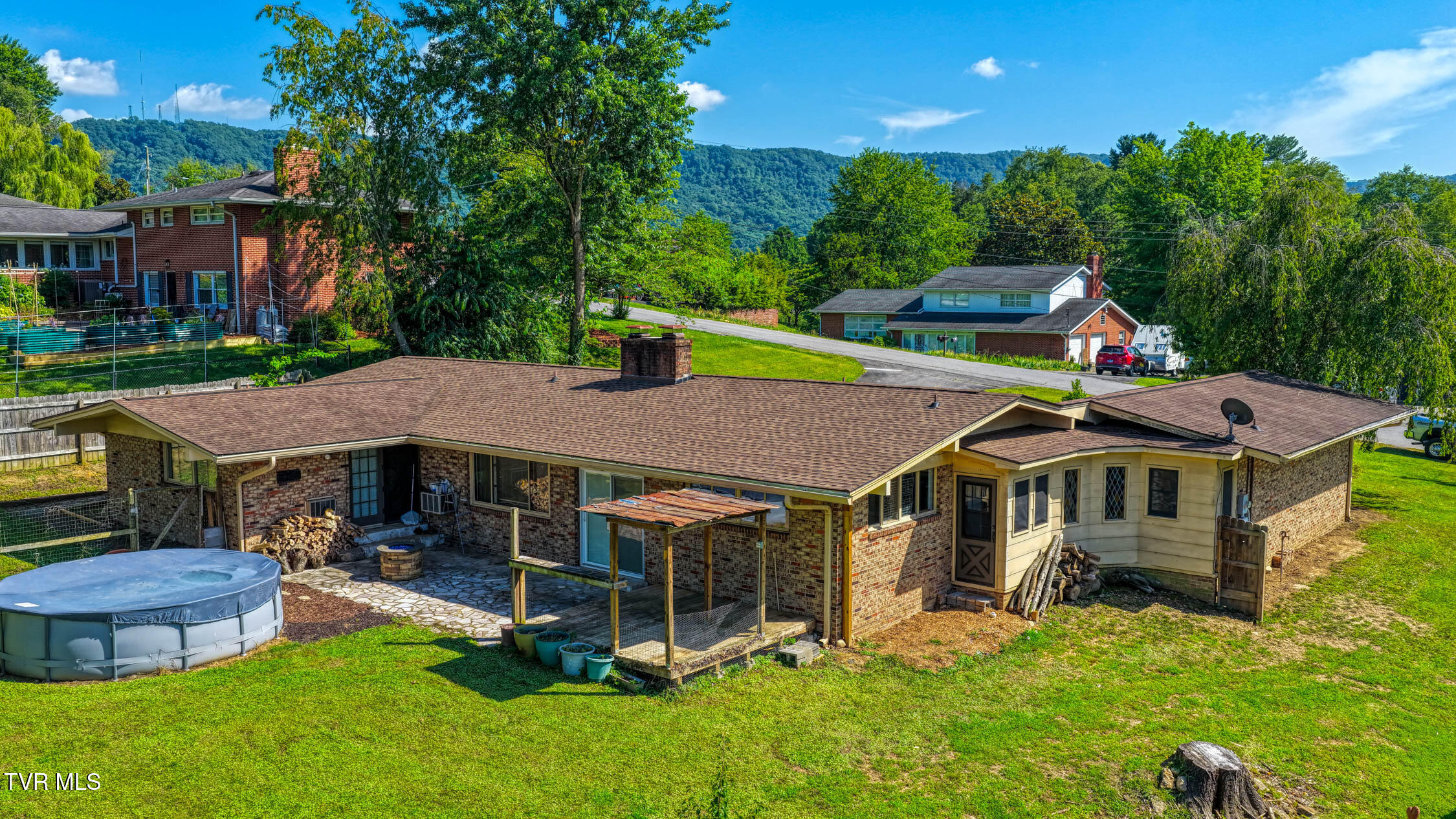 2136 Heatherly Road Kingsport, TN 37660 - Photo 3 of 51 2136 Heatherly. Kpt MLSa (9 of 32)