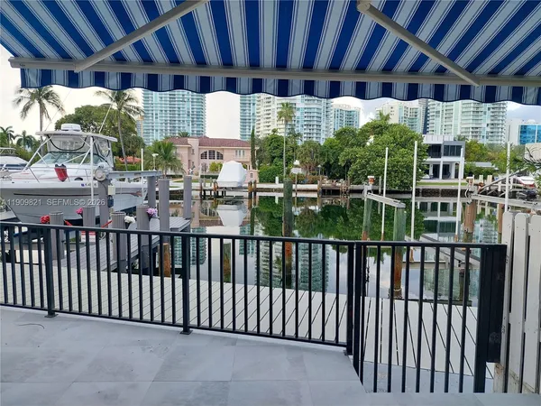 $1,200,000 | 255 Poinciana Island Drive, Unit 605, Sunny Isles Beach, FL 33160